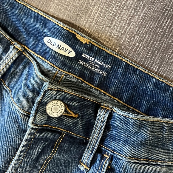 Old Navy Kicker Boot Cut size 4 - Picture 2 of 2